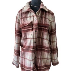Old Navy Plaid Button-Front Shacket in Rose and Cream